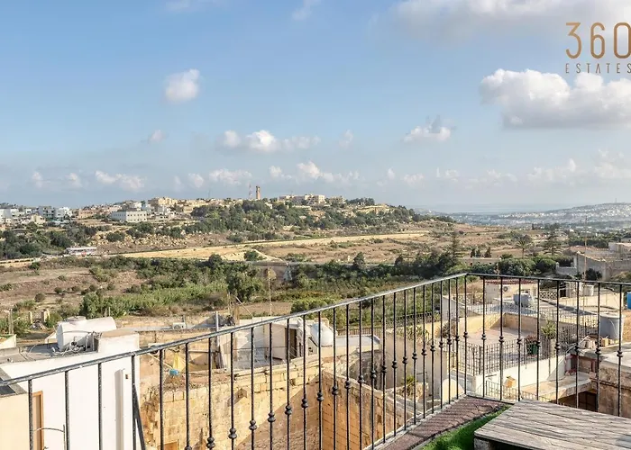 A 3Br Characteristic Home In Rabat With Lovely Views By 360 Estates