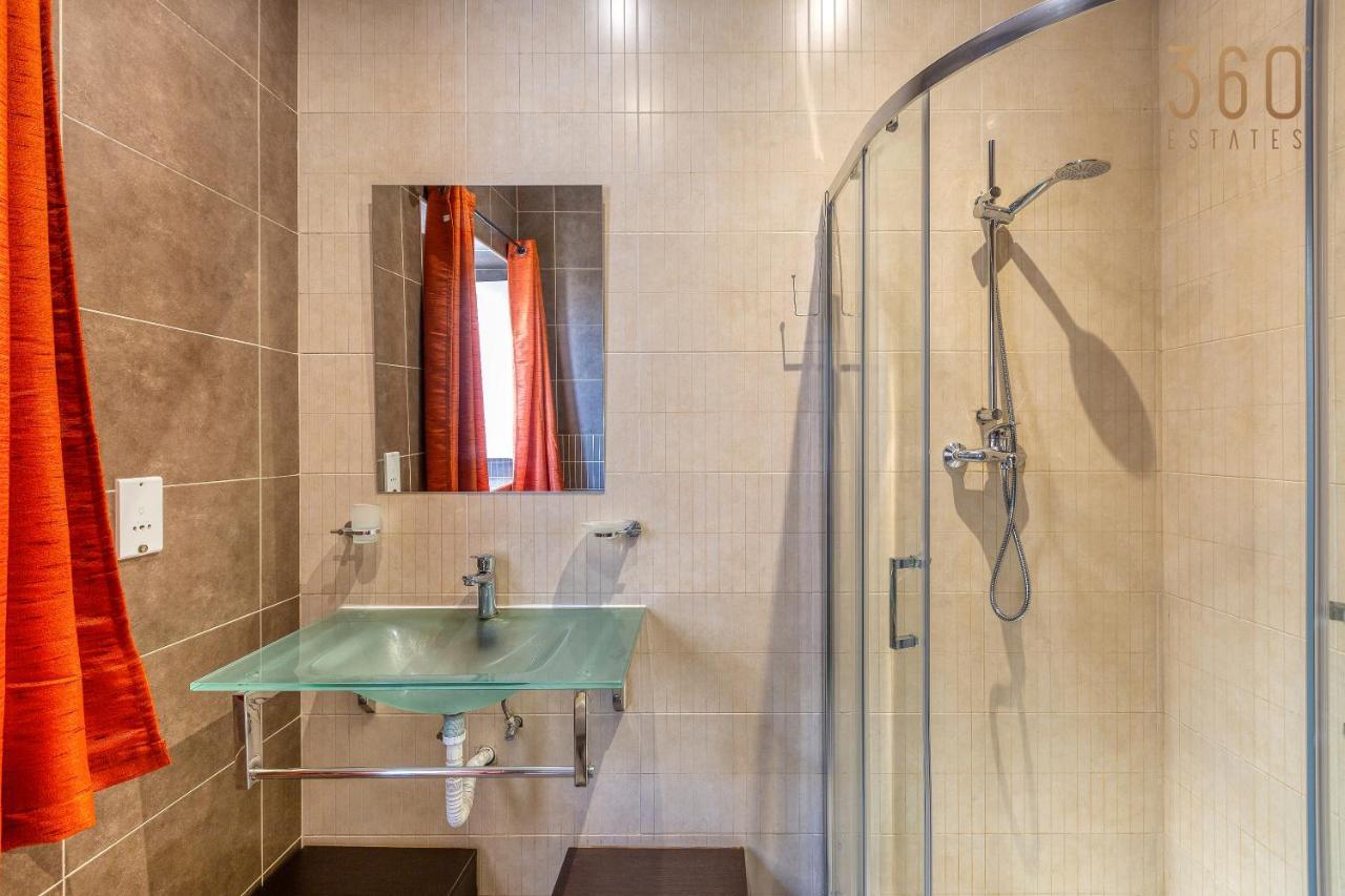 Vakantiehuis A 3br Characteristic In With Lovely Views By 360 Estates