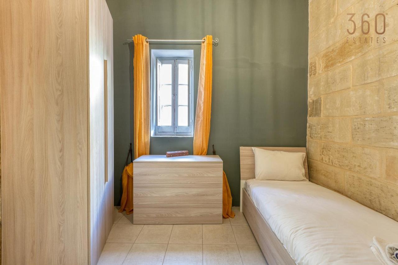 A 3br Characteristic In With Lovely Views By 360 Estates *