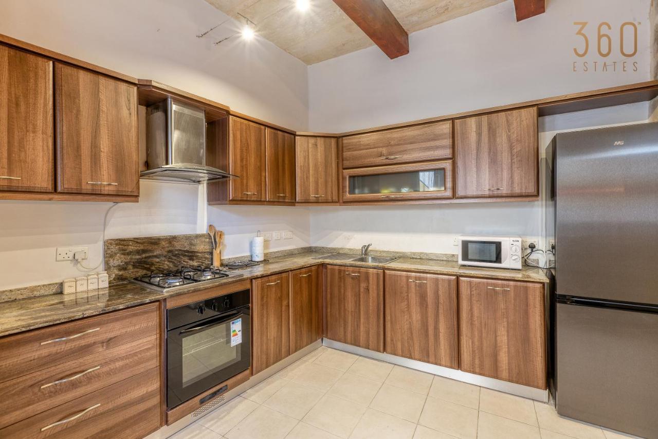 A 3br Characteristic In With Lovely Views By 360 Estates *
